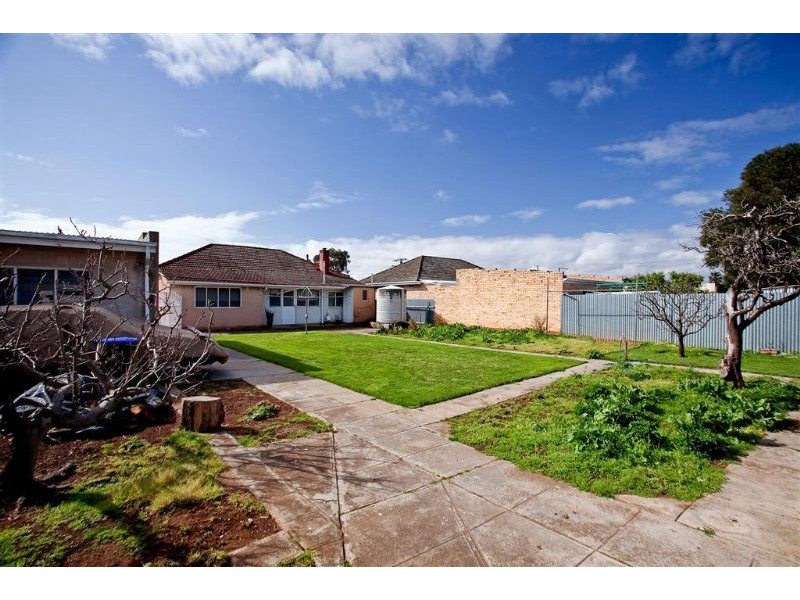 30 Honeyton Street, Seaton SA 5023
