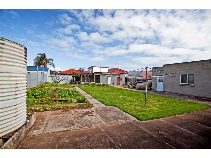 30 Honeyton Street, Seaton SA 5023