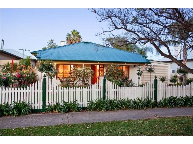 17 Fourth Avenue, Cheltenham SA 5014