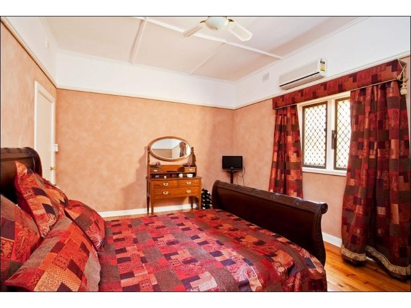 17 Fourth Avenue, Cheltenham SA 5014