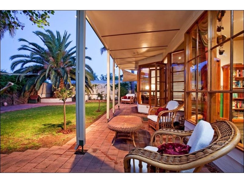 17 Fourth Avenue, Cheltenham SA 5014