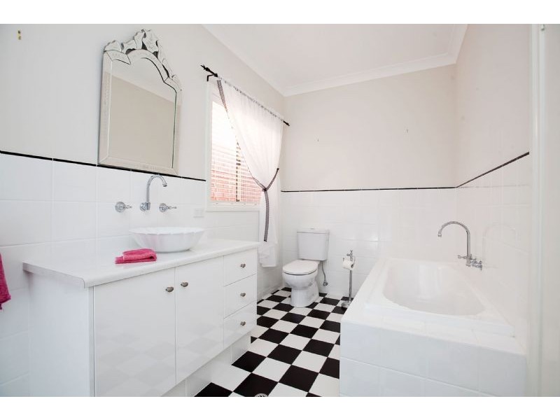 8a Lamorna Terrace, Largs North SA 5016