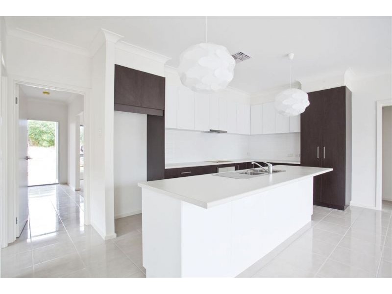 21 Burleigh Avenue, Pennington SA 5013