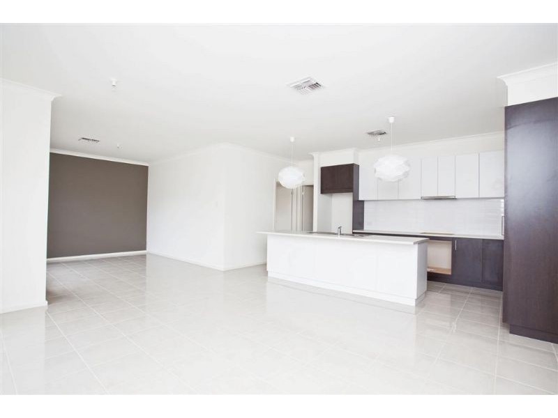 21 Burleigh Avenue, Pennington SA 5013