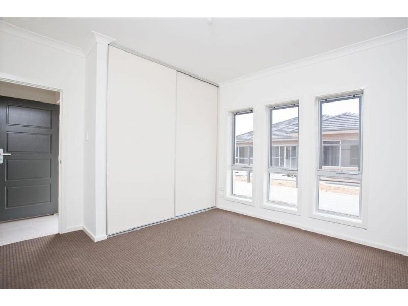 21 Burleigh Avenue, Pennington SA 5013