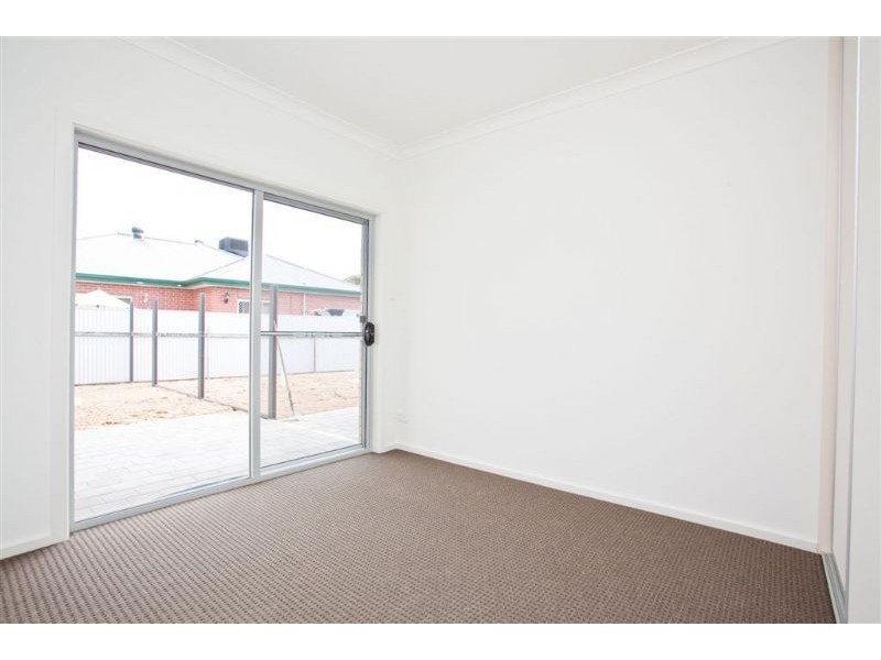 21 Burleigh Avenue, Pennington SA 5013