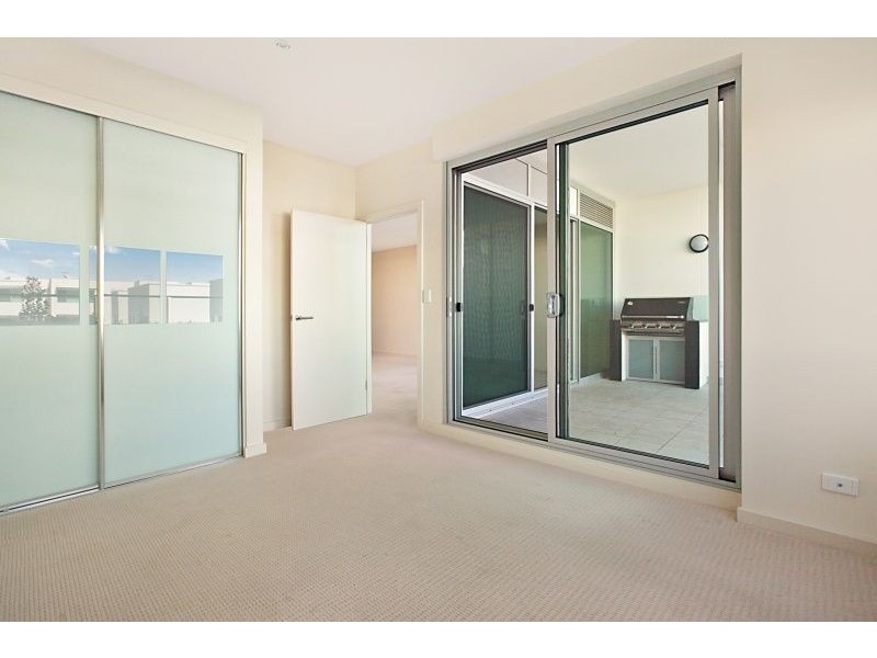 Apt 212, 1-2 Tarni Court, New Port SA 5015