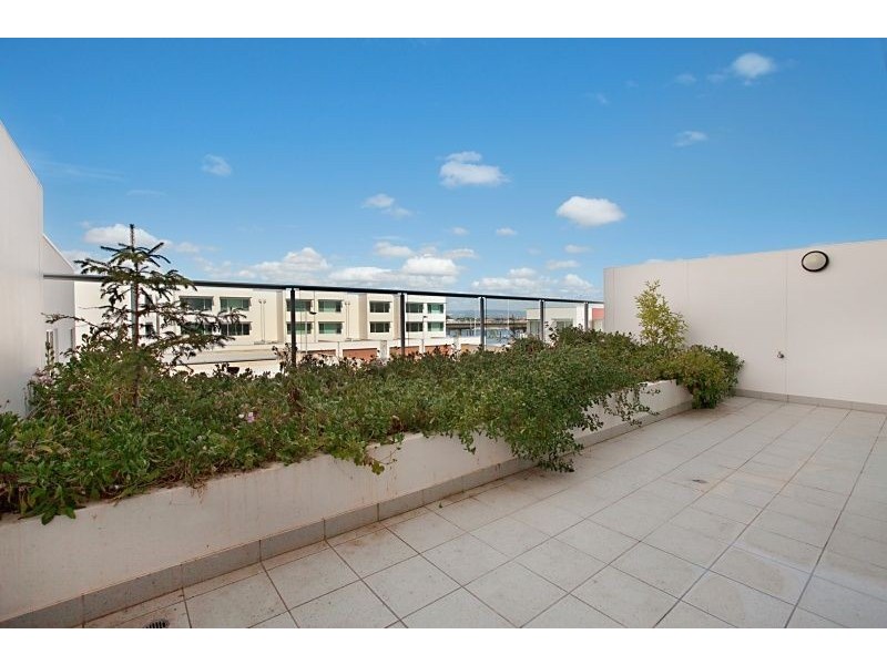 Apt 212, 1-2 Tarni Court, New Port SA 5015