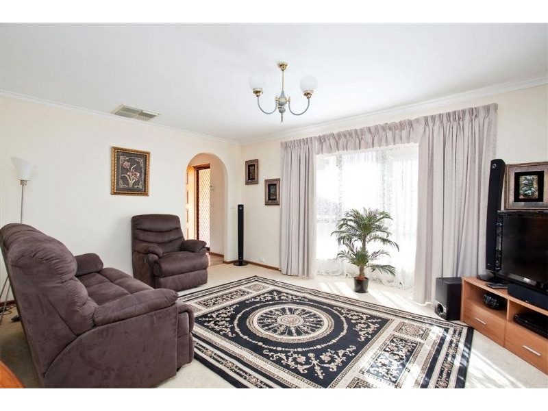 4 Felicia Avenue, Salisbury Downs SA 5108