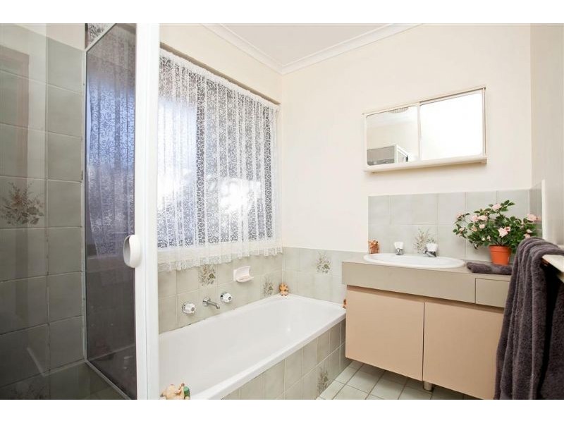 4 Felicia Avenue, Salisbury Downs SA 5108