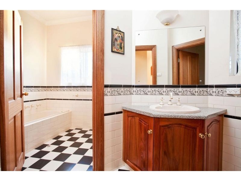 8 Edgecombe Street, Woodville North SA 5012