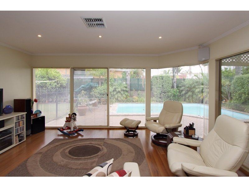 105  Lochside Drive, West Lakes SA 5021
