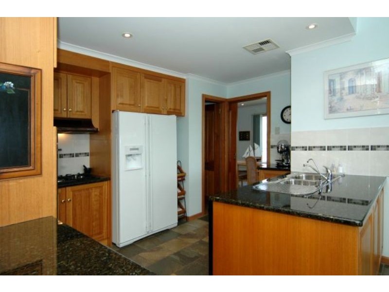 104 Gulf Point Drive, North Haven SA 5018