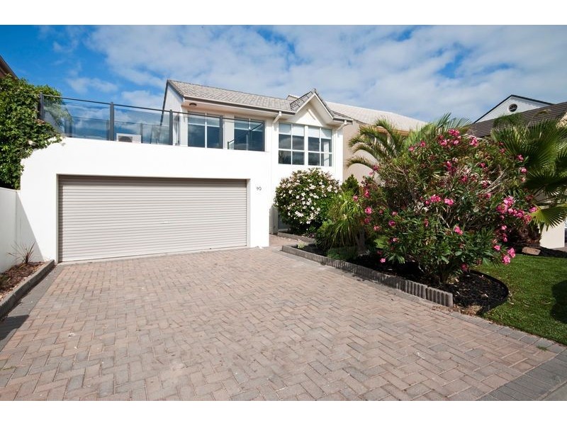 90 Gulf Point Drive, North Haven SA 5018