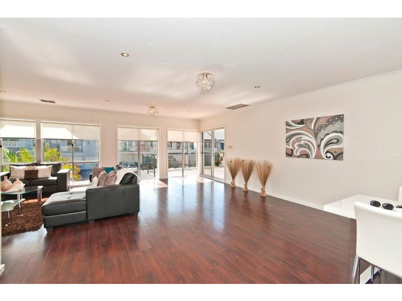 90 Gulf Point Drive, North Haven SA 5018