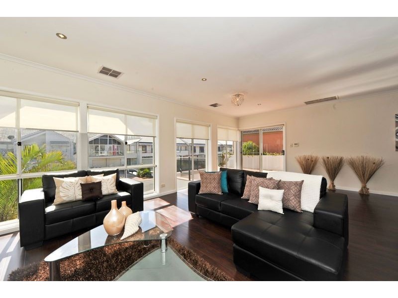 90 Gulf Point Drive, North Haven SA 5018