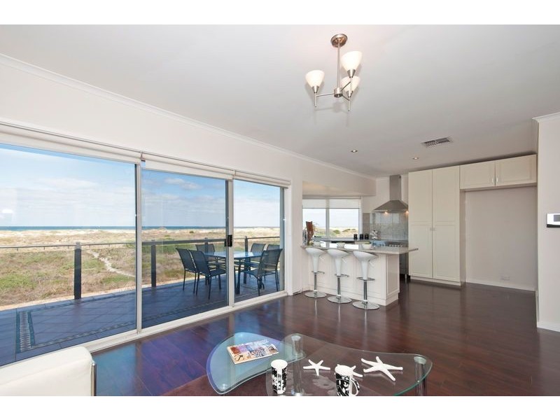 90 Gulf Point Drive, North Haven SA 5018