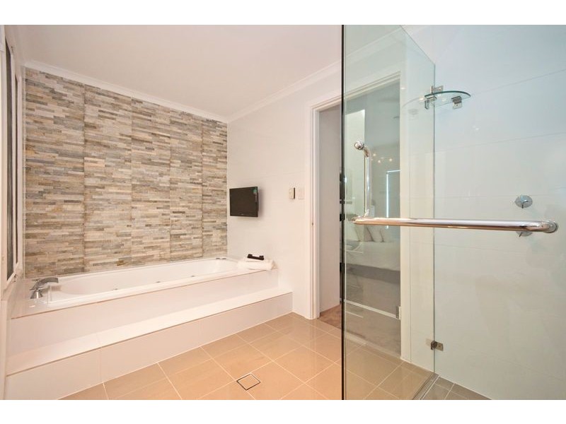 90 Gulf Point Drive, North Haven SA 5018
