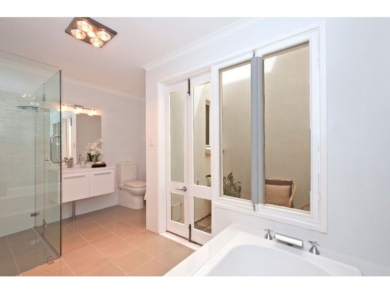 90 Gulf Point Drive, North Haven SA 5018