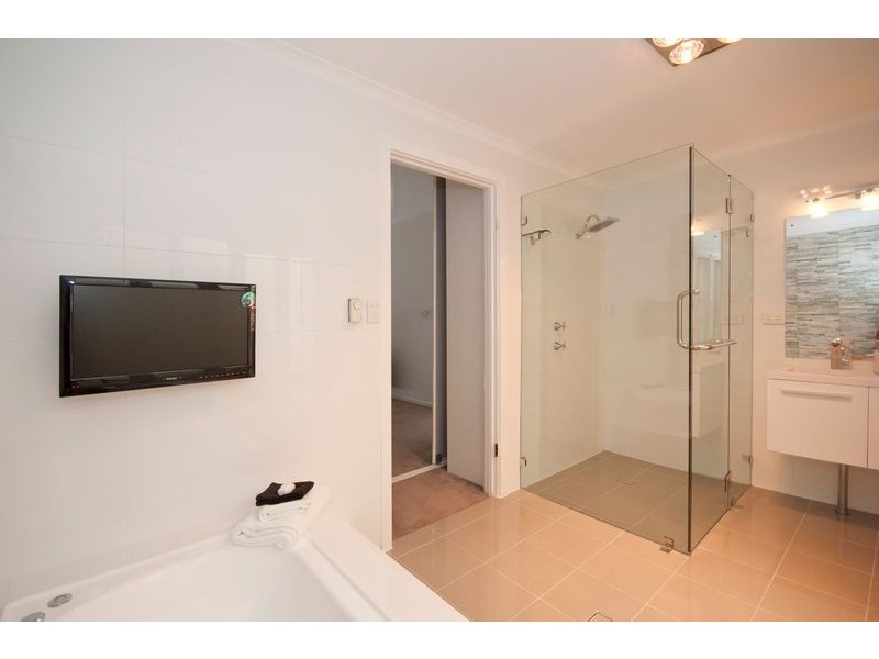 90 Gulf Point Drive, North Haven SA 5018