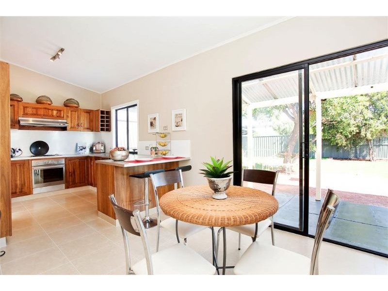 4 Sutherland Street, Glanville SA 5015