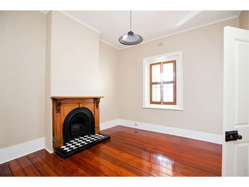 4 Sutherland Street, Glanville SA 5015