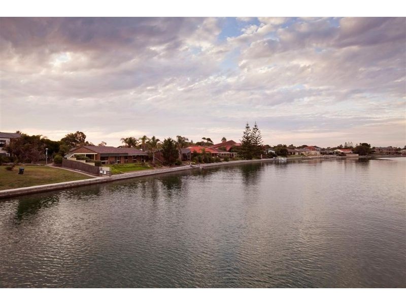 19 Boyd Crescent, West Lakes Shore SA 5020