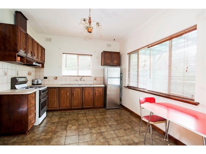 16 Todd Road, Para Hills SA 5096