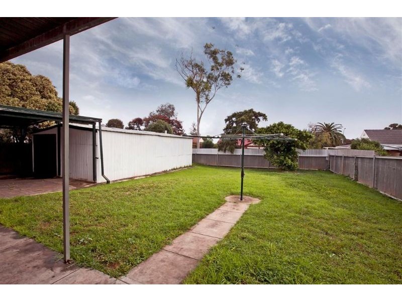 16 Todd Road, Para Hills SA 5096