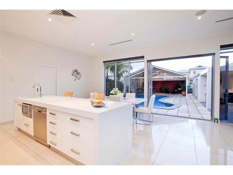 18 West Street, Semaphore Park SA 5019