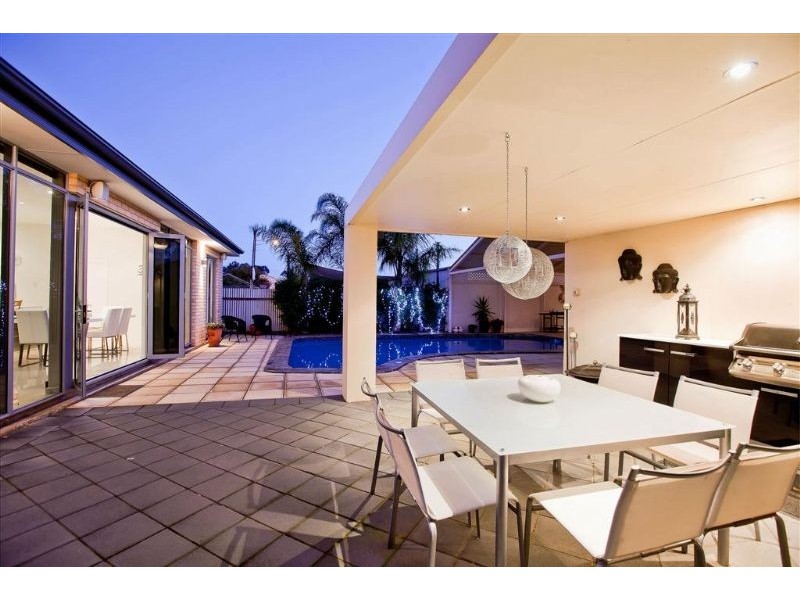 18 West Street, Semaphore Park SA 5019