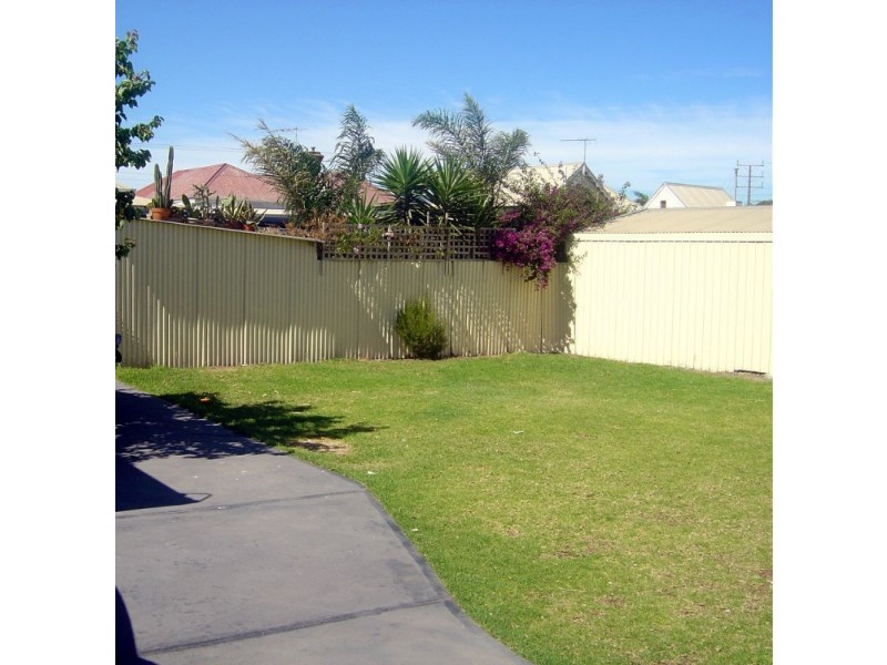 2 Martin Street, Birkenhead SA 5015
