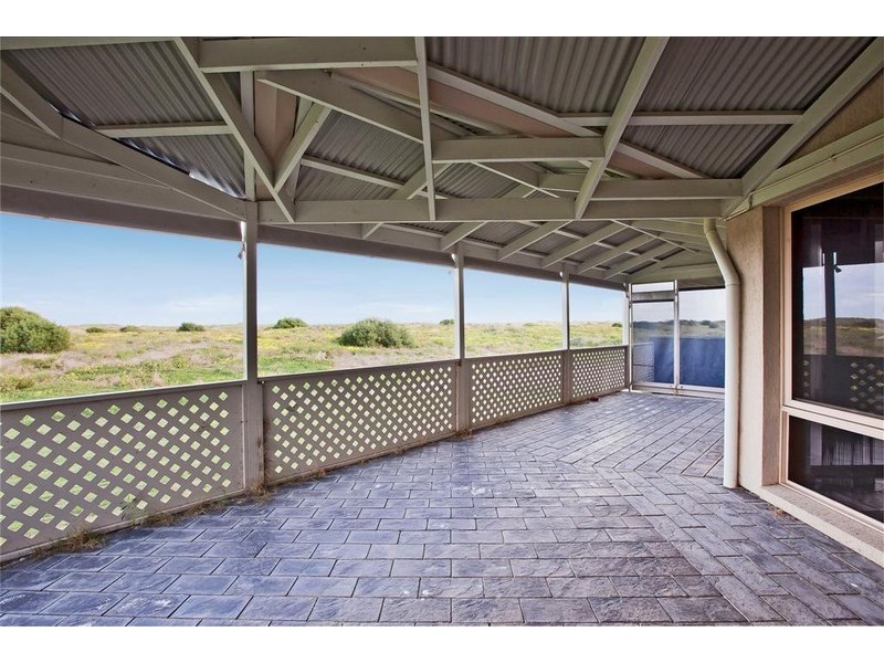 104 Gulf Point Drive, North Haven SA 5018