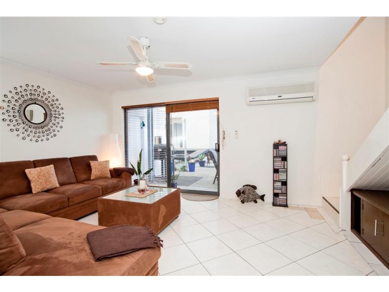 135 Gulf Point Drive, North Haven SA 5018