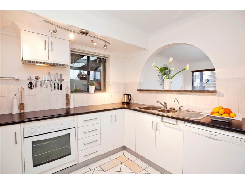 135 Gulf Point Drive, North Haven SA 5018
