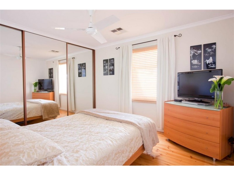 35 Tucker Crescent, North Haven SA 5018