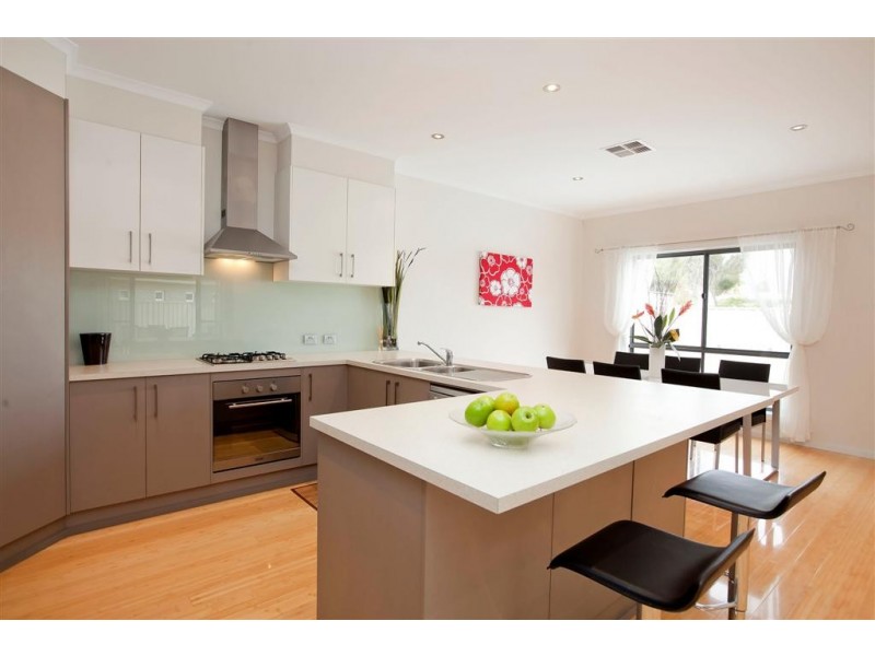 21 Ashburton Avenue, West Lakes Shore SA 5020