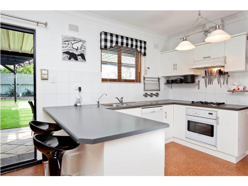 84 Knightsbridge Avenue, Valley View SA 5093