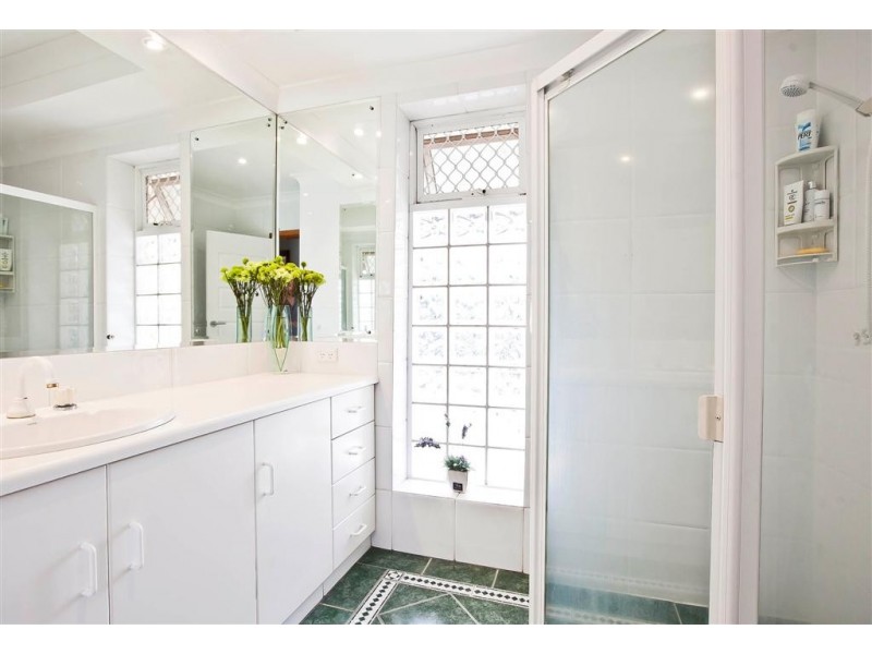 84 Knightsbridge Avenue, Valley View SA 5093
