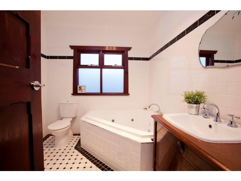 12 Russell Street East, Rosewater SA 5013