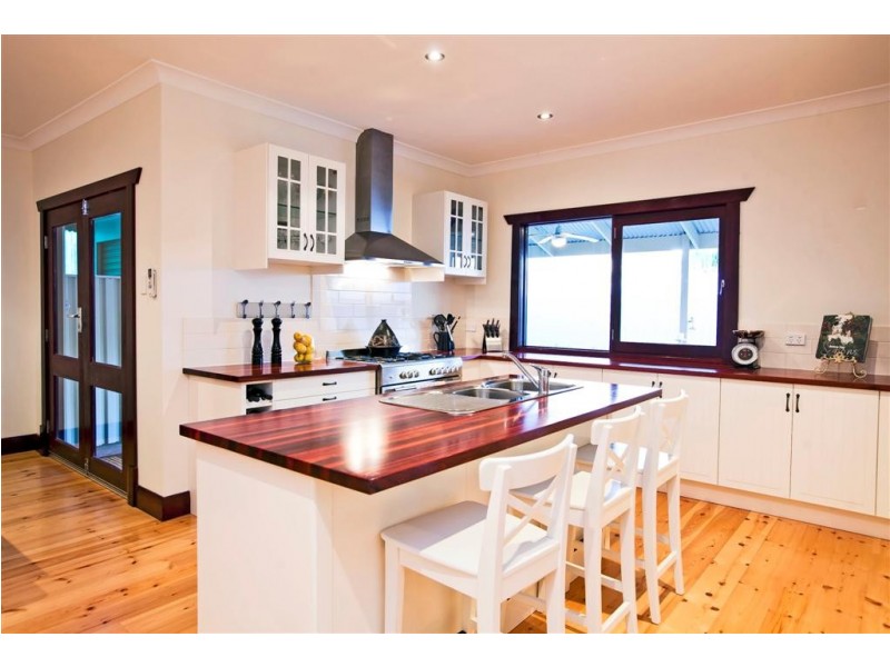 12 Russell Street East, Rosewater SA 5013