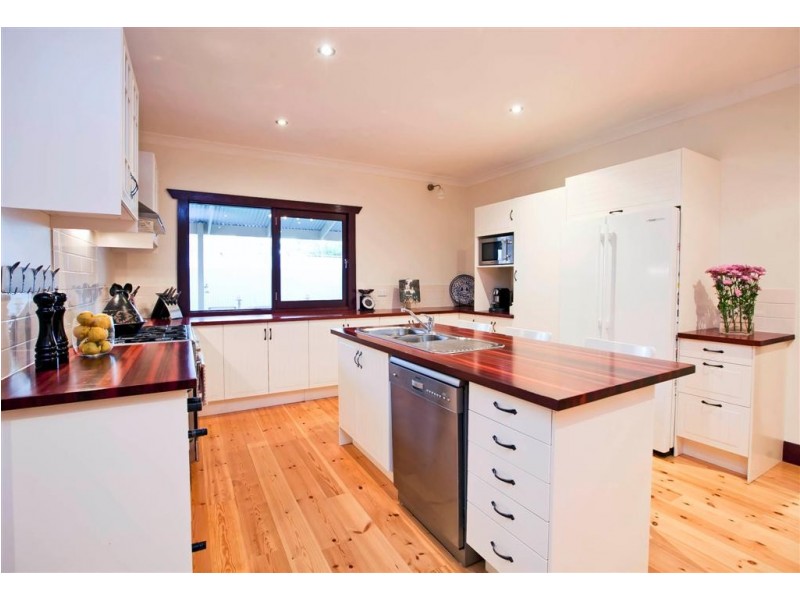 12 Russell Street East, Rosewater SA 5013