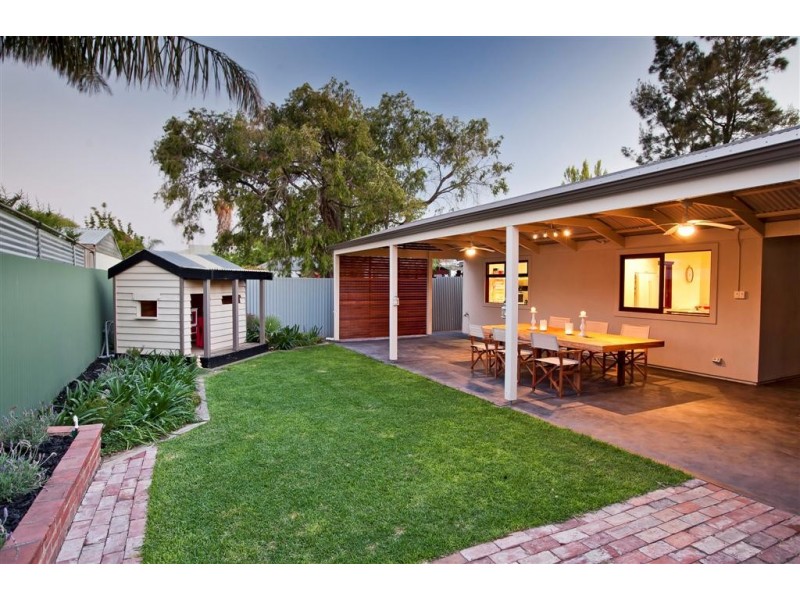 12 Russell Street East, Rosewater SA 5013