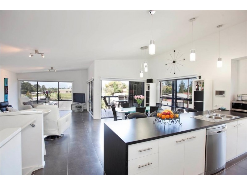 10 Morea Street, Taperoo SA 5017