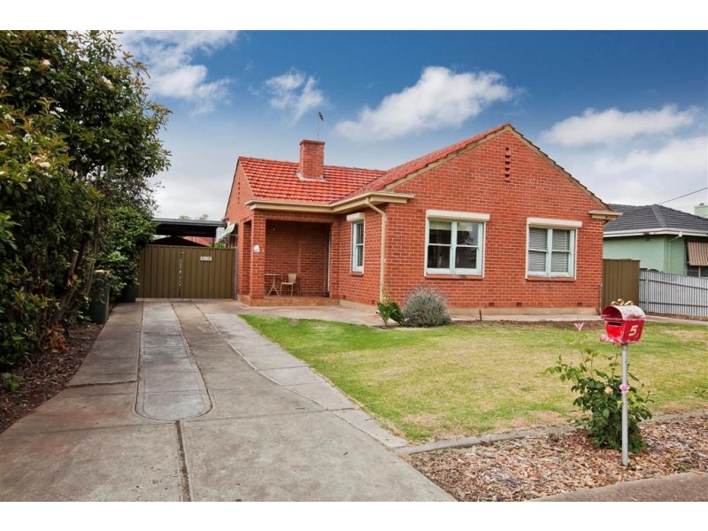 5 Arooma Street, Findon SA 5023