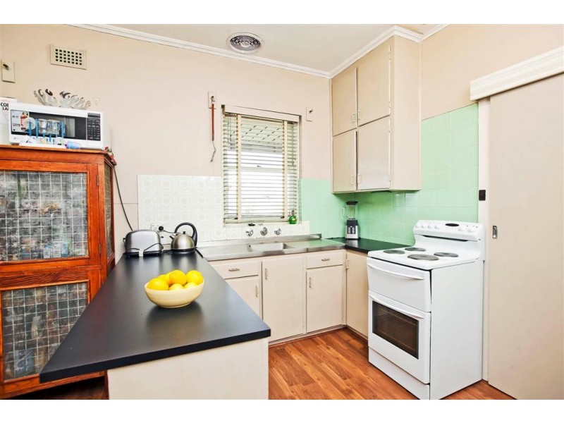 5 Arooma Street, Findon SA 5023