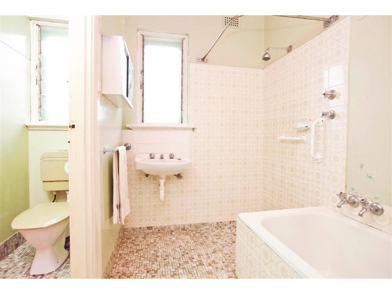 5 Arooma Street, Findon SA 5023