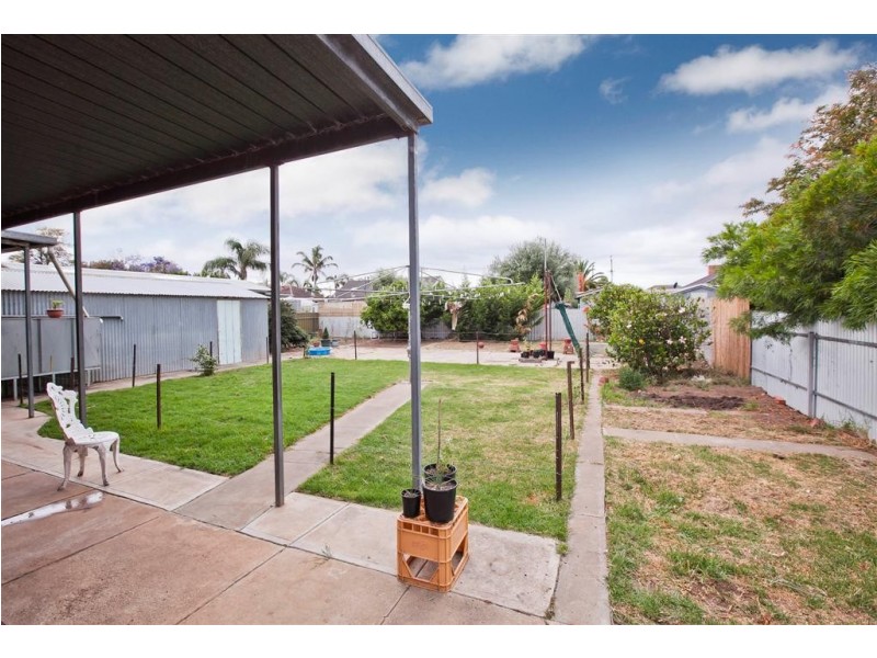 5 Arooma Street, Findon SA 5023