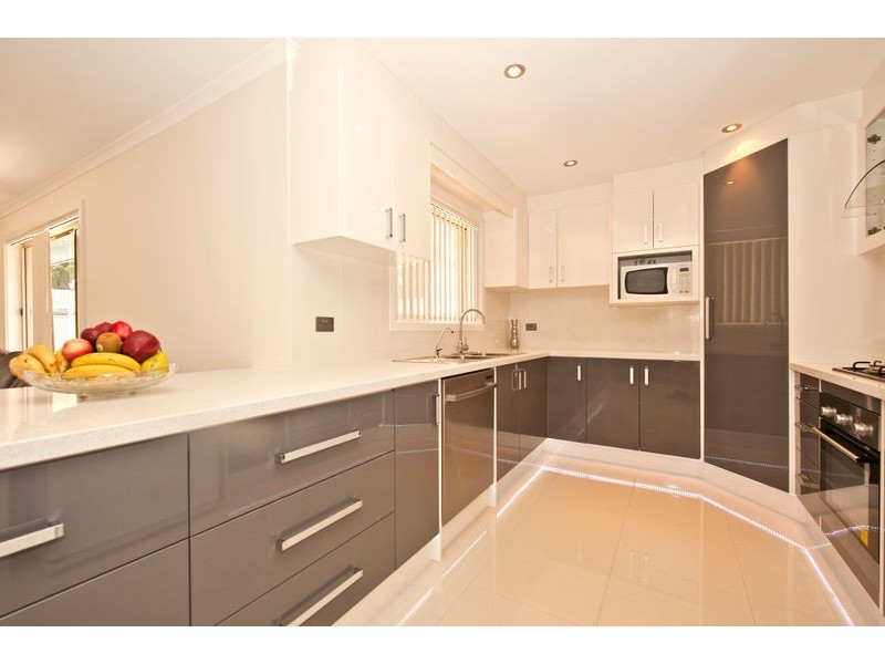 21 Niemeyer Crescent, St Agnes SA 5097