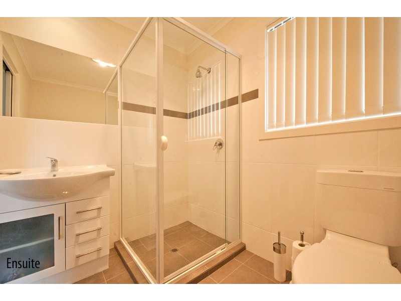 21 Niemeyer Crescent, St Agnes SA 5097